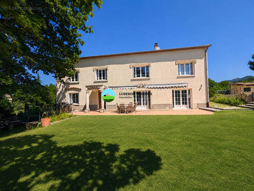 Maison à MIRABEL-AUX-BARONNIES