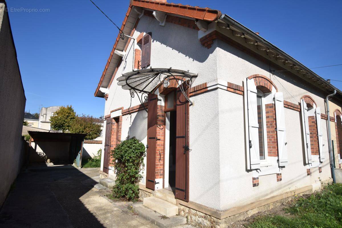 Maison à COSNE-COURS-SUR-LOIRE