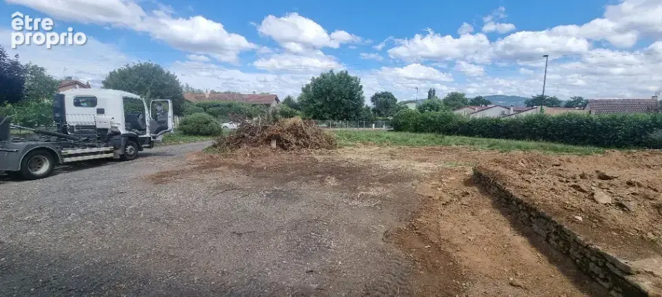 Terrain à CHAZAY-D'AZERGUES