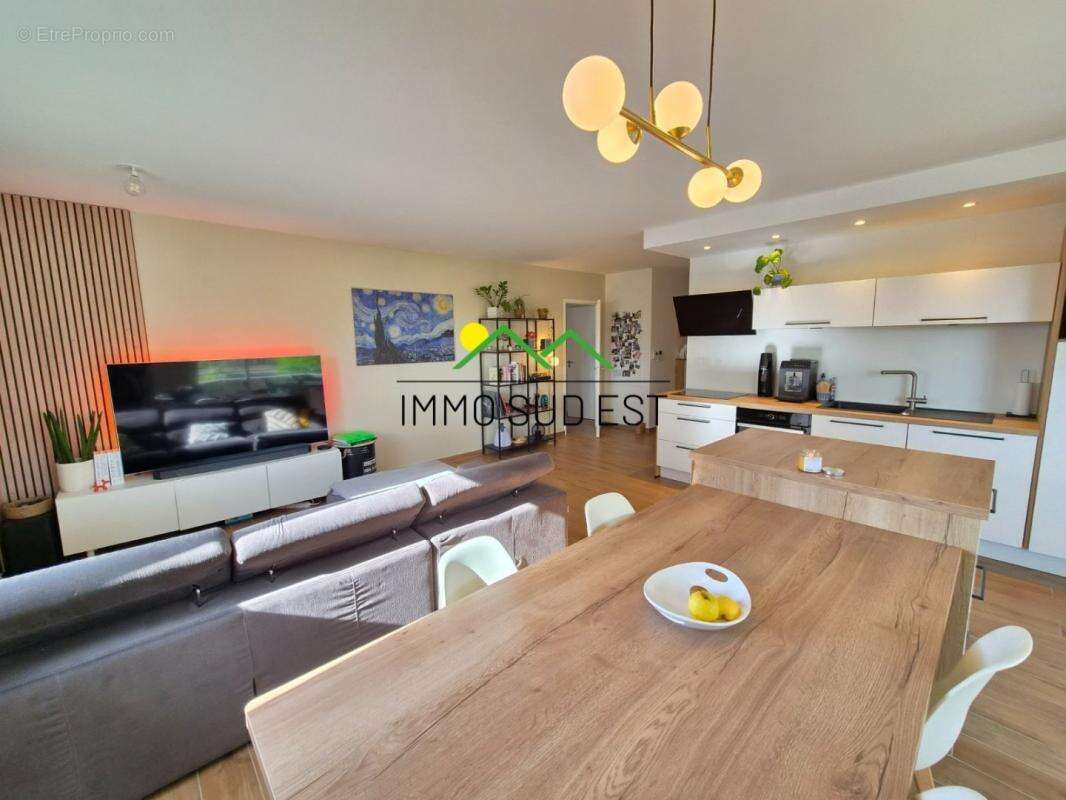 Appartement à BOURG-DE-PEAGE