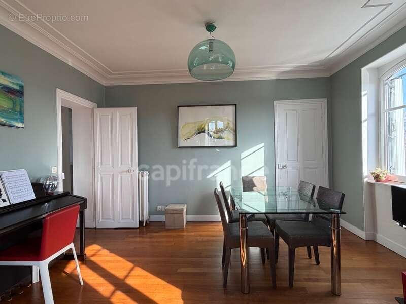 Appartement à VERSAILLES