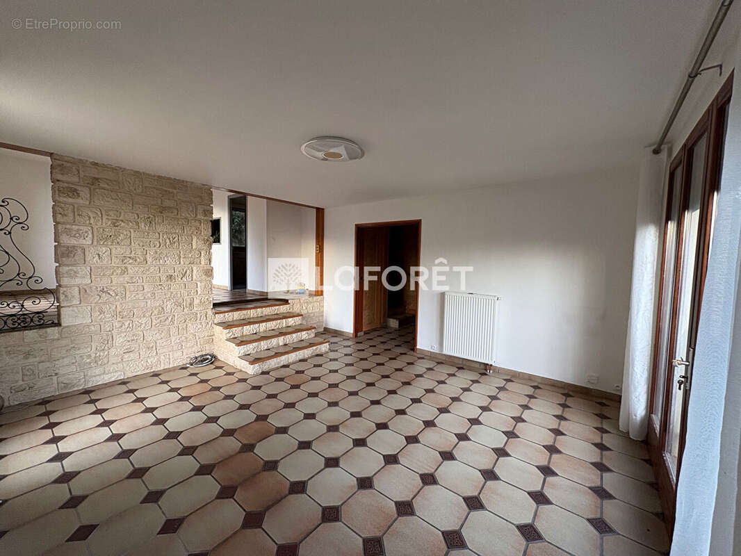 Maison à MEZY-SUR-SEINE