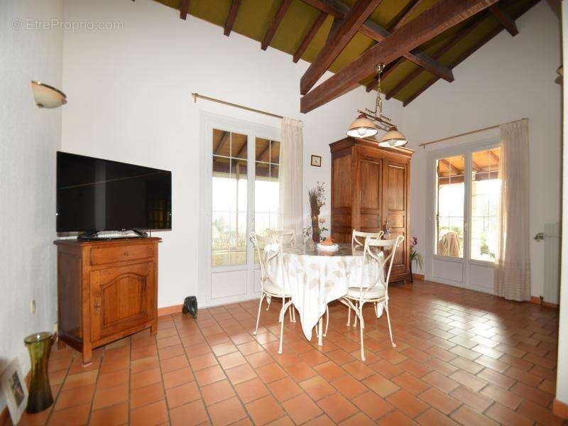 Maison à SAINT-GERMAIN-DU-SALEMBRE