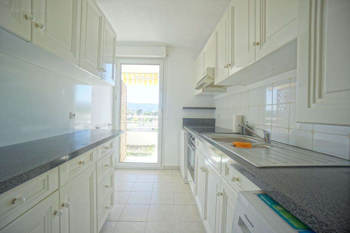 Ideal pour famille - beaux volumes - garage - 36m² de sejour - photo 6