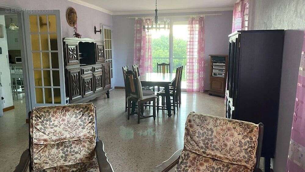 Maison à SAINT-HILAIRE-DE-BRETHMAS