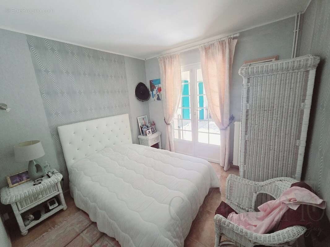 Maison à RESTINCLIERES