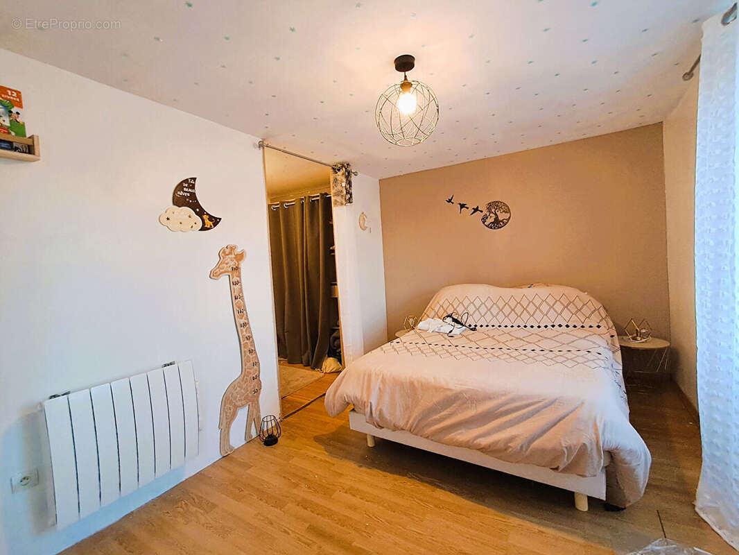 Maison à SAINT-HILAIRE-LES-PLACES