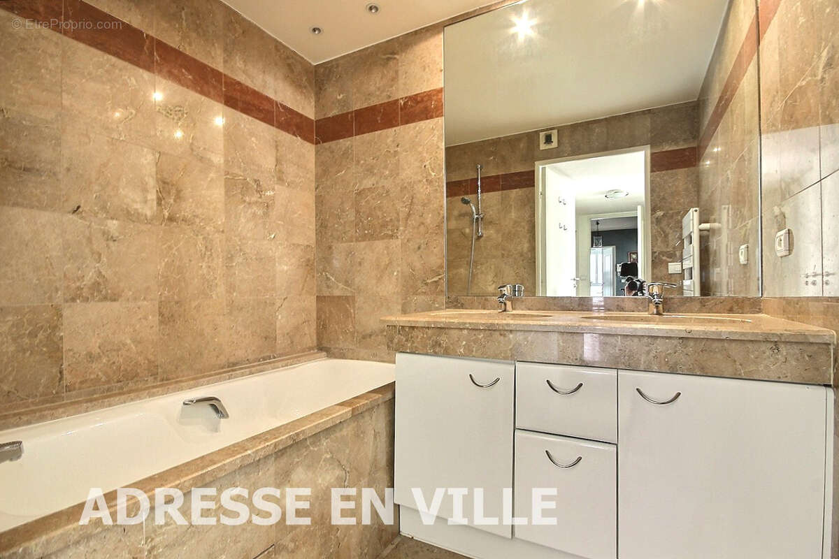 Appartement à LEVALLOIS-PERRET