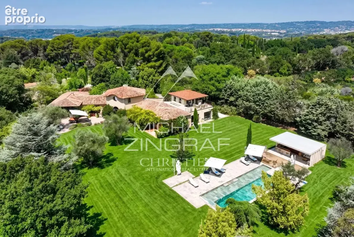 À quelques minutes du cœur d'Aix-en-Provence – Propriété d'exception de 12 pièces de 650 m² sur 1,2 hectares - photo 33
