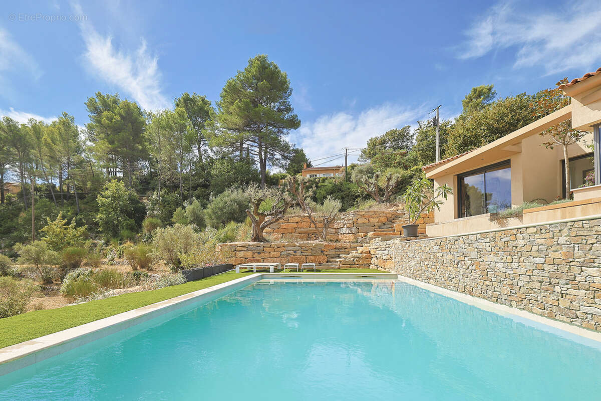 Maison à SOLLIES-VILLE