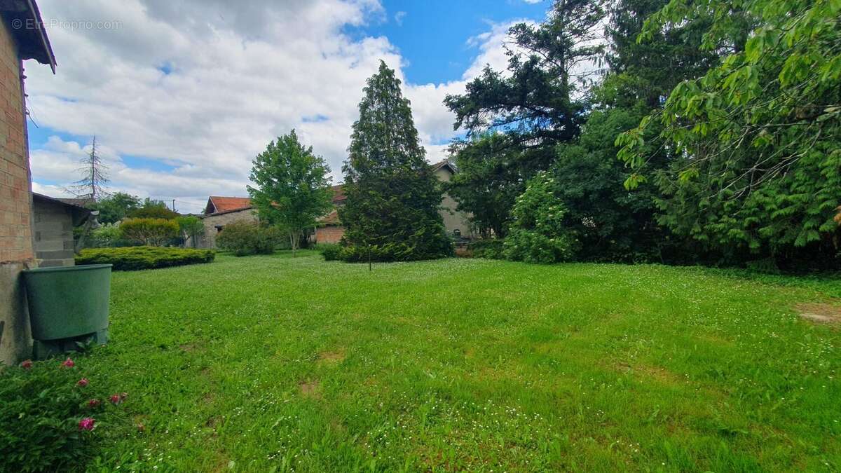 Maison 165 m² à Les Leves-Et-Thoumeyragues  - photo 2