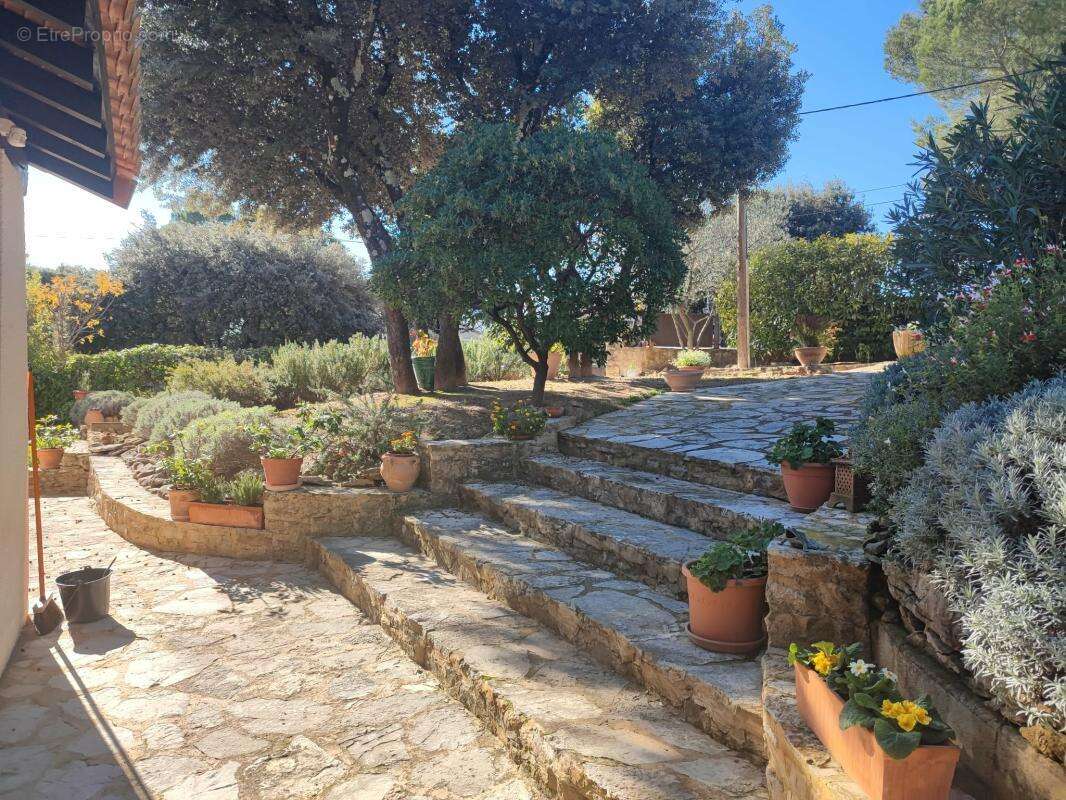 Maison à BAGNOLS-SUR-CEZE