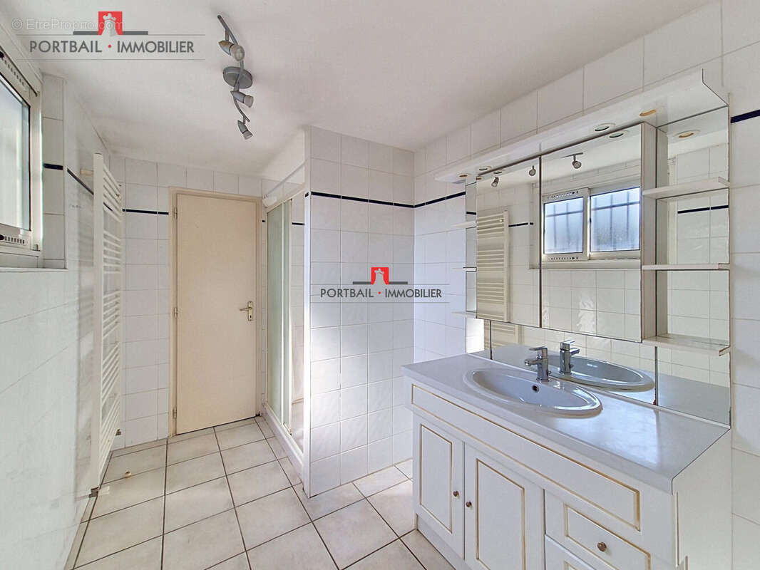 Maison 83 m² à Ambares-Et-Lagrave  - photo 5