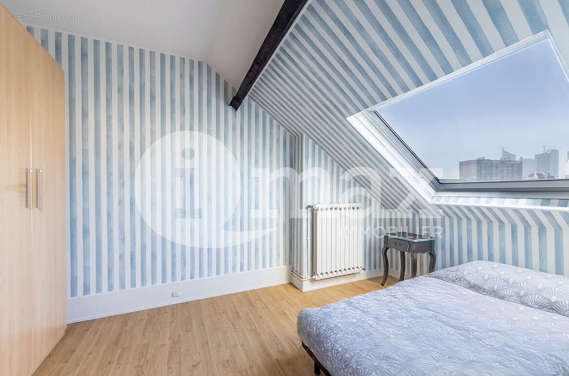 Appartement à COURBEVOIE