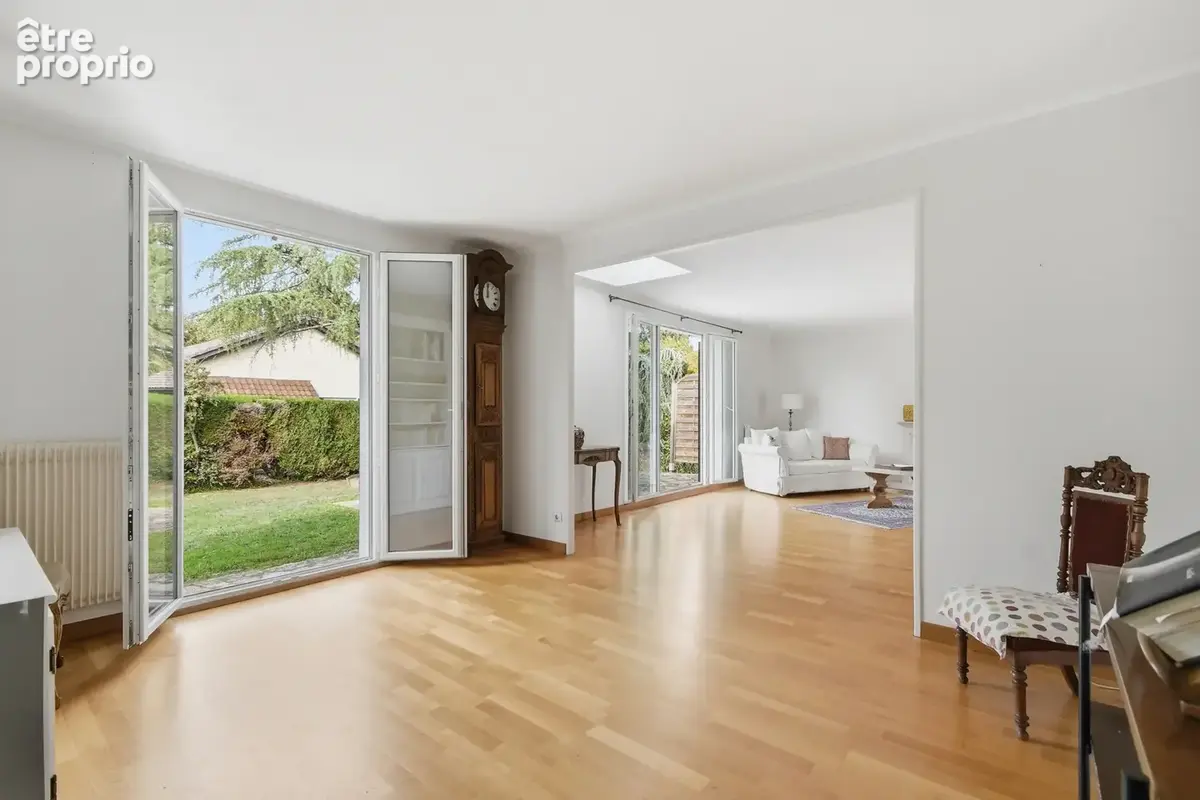 Maison familiale - 215 m2 au sol -5 ch -  jardin de plain pied - dpe d - photo 7
