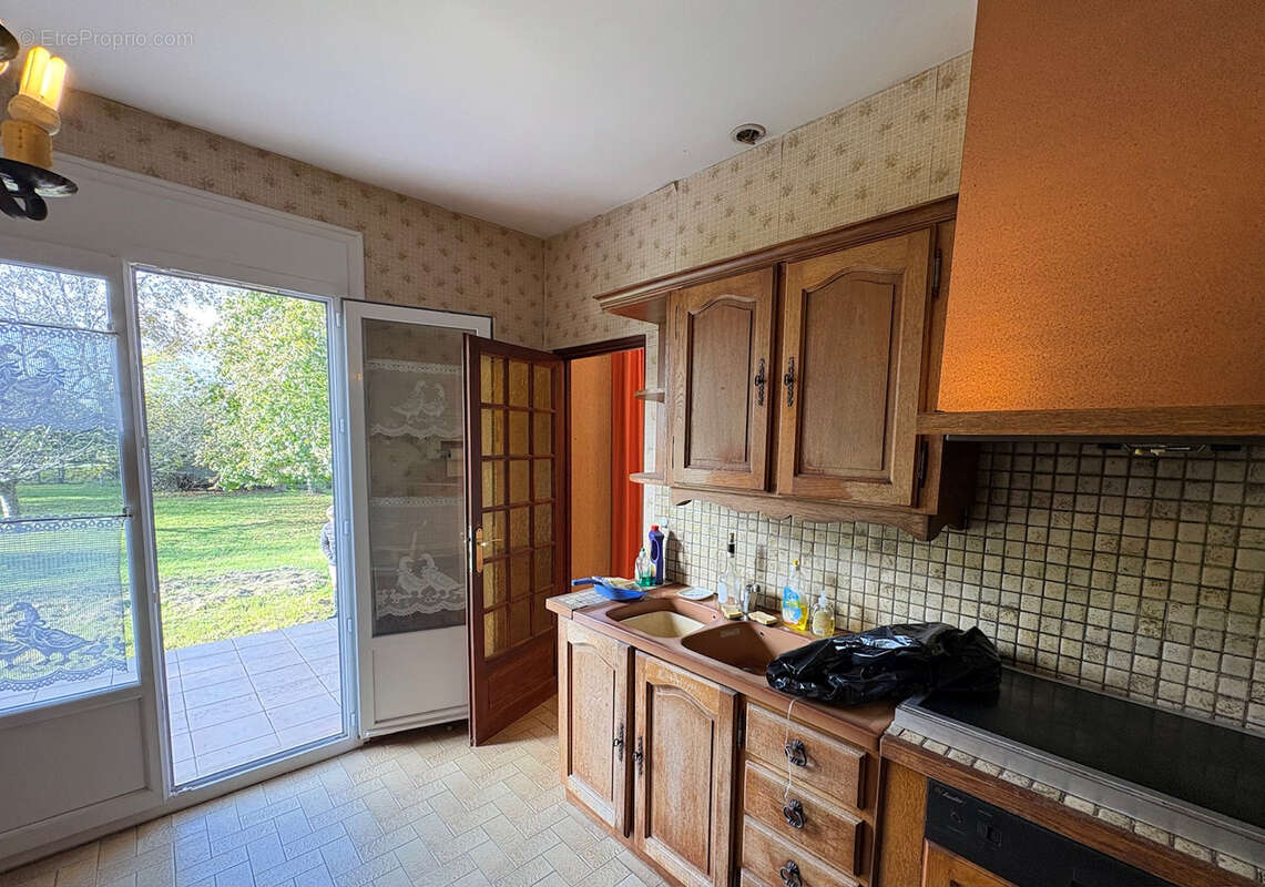 Maison à MONTAIGUT-SUR-SAVE