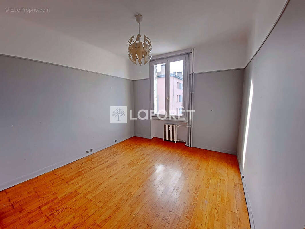 Appartement à SAINT-ETIENNE