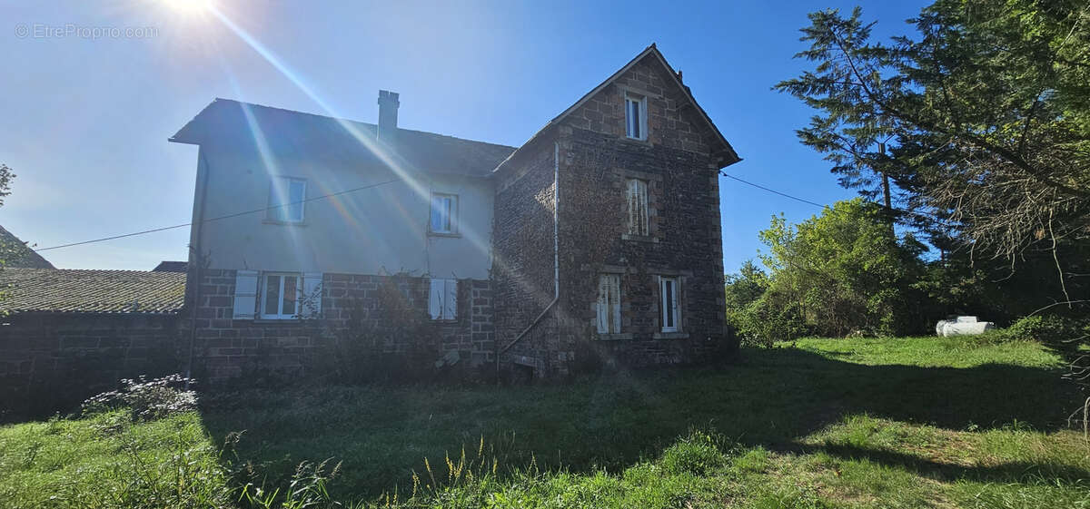Maison à VARETZ