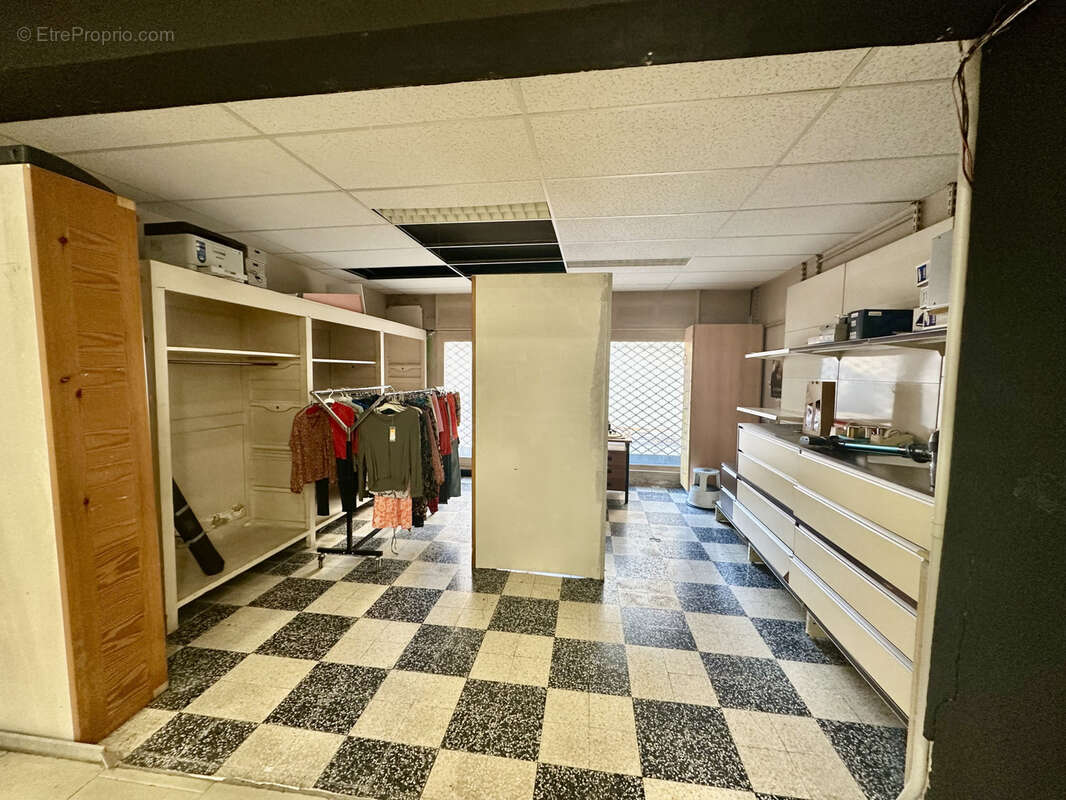 Commerce à PORT-SAINT-LOUIS-DU-RHONE