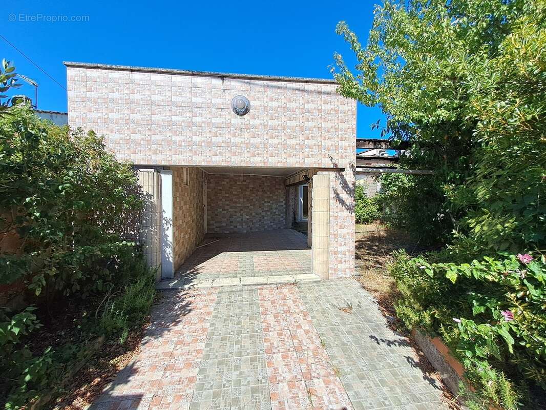 Grande Maison énorme potentiel - photo 4