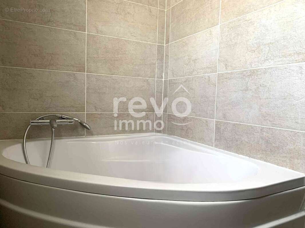 Maison à SAINT-LAURENT-SUR-SEVRE