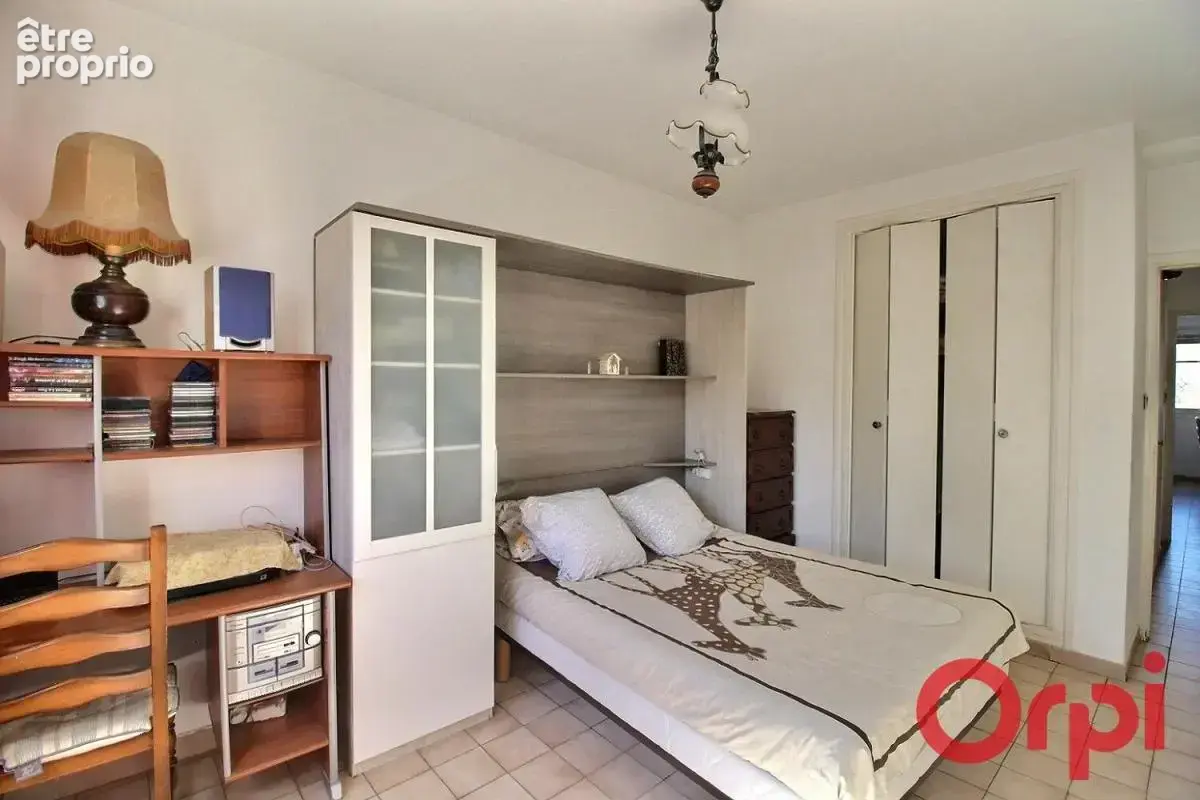 Marseille 13003 – Quartier La Villette : T3 traversant 74 m² – Lumineux – Balcon & Cave - photo 8