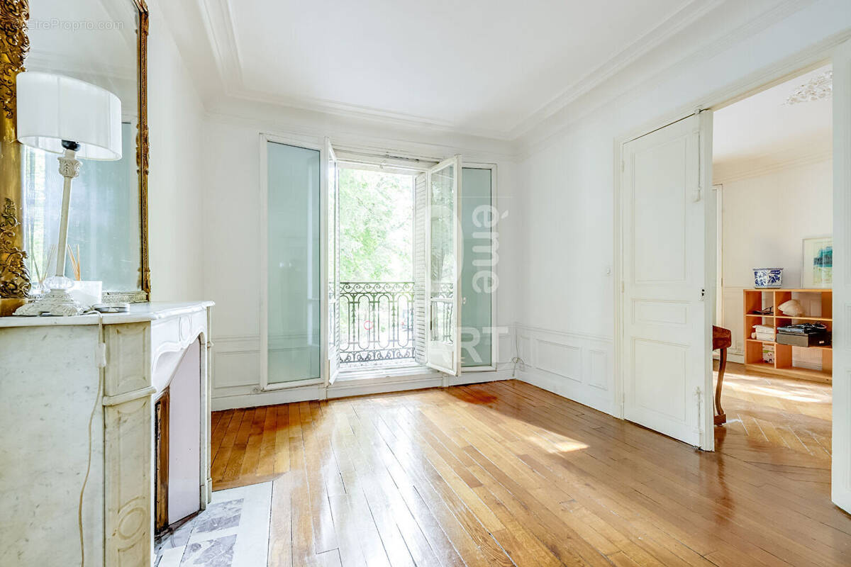 Appartement à PARIS-20E