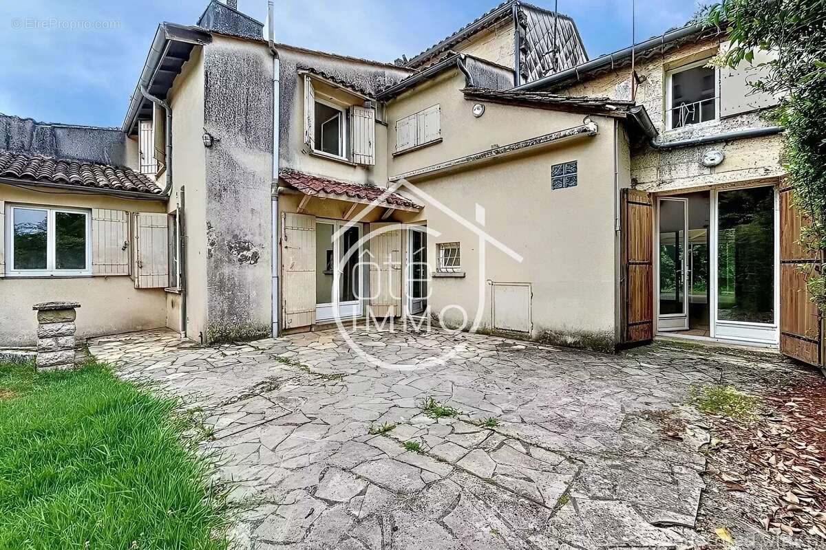 Maison à SAINTE-TERRE