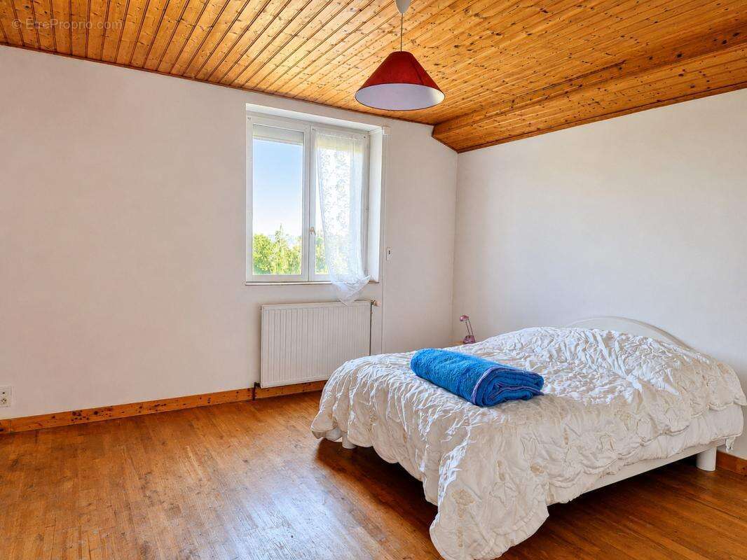 Maison familiale avec grand jardin à Bessé - photo 7