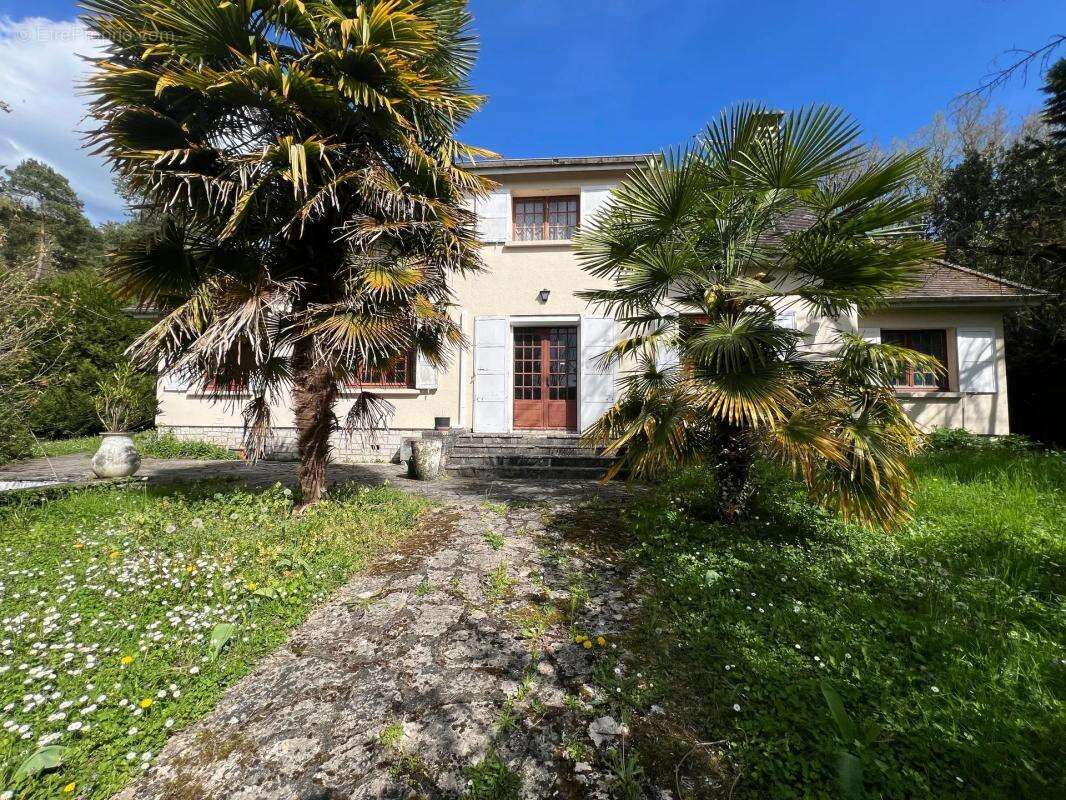 Maison à POLIGNY