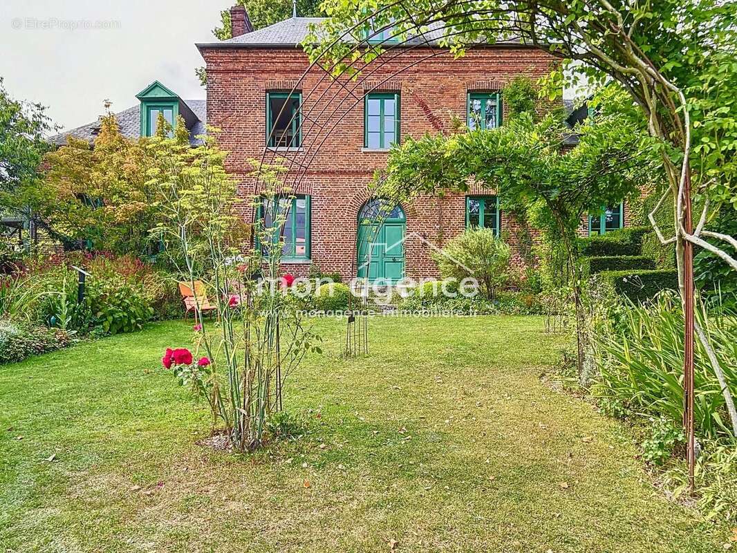 Maison à NEUFCHATEL-EN-BRAY