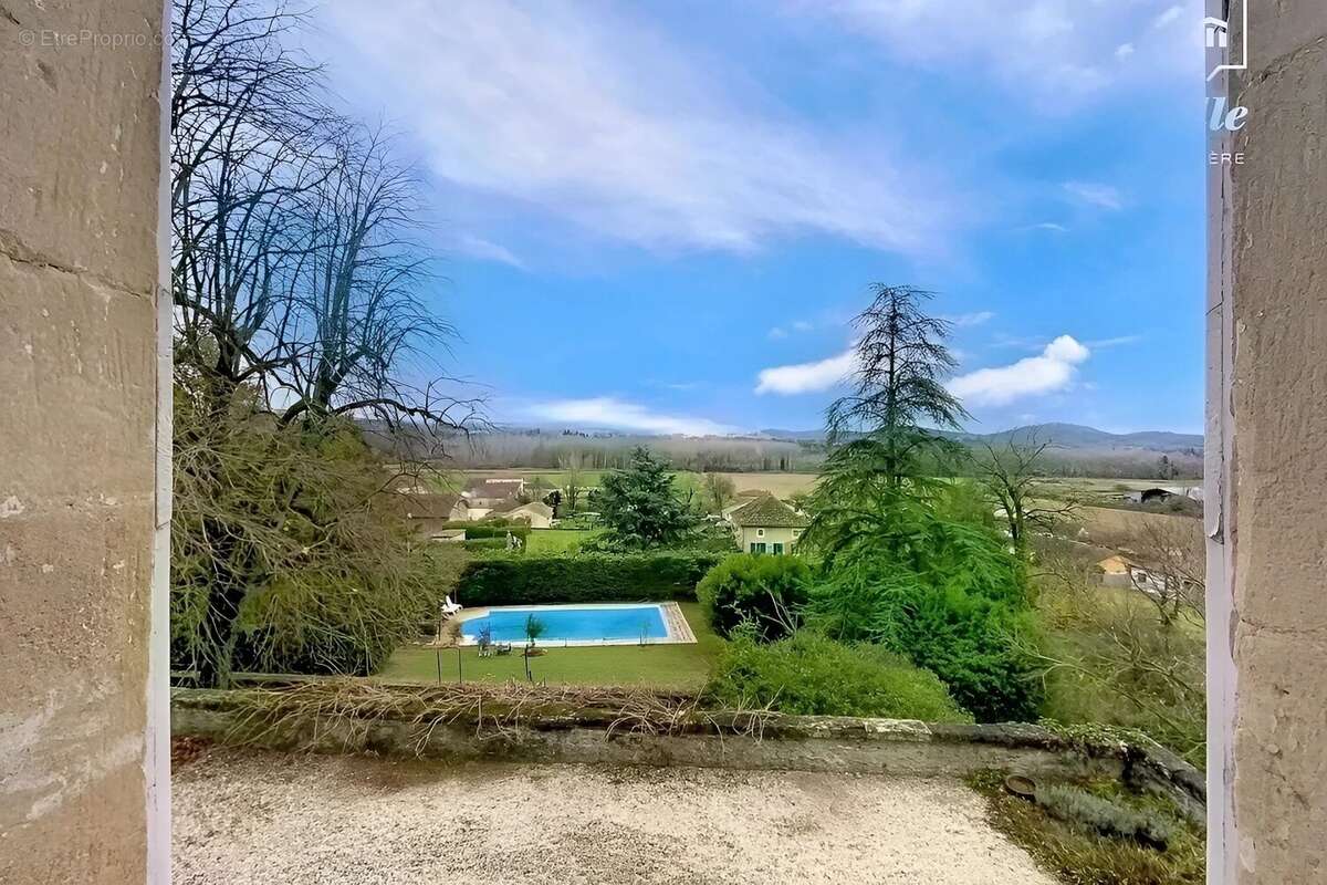 Maison à CHARMES-SUR-L'HERBASSE