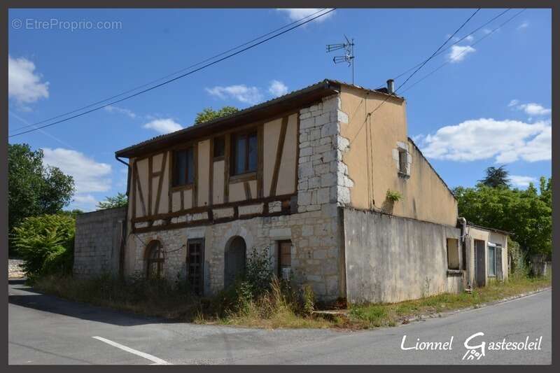 Ensemble deux maisons à rénovées en integralité à vendre avec terrain sur la communes  LIGUEUX (33) - photo 2