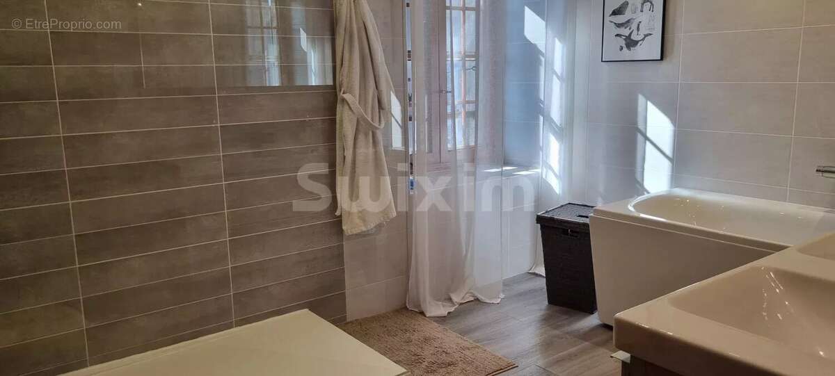 Maison à LONS-LE-SAUNIER