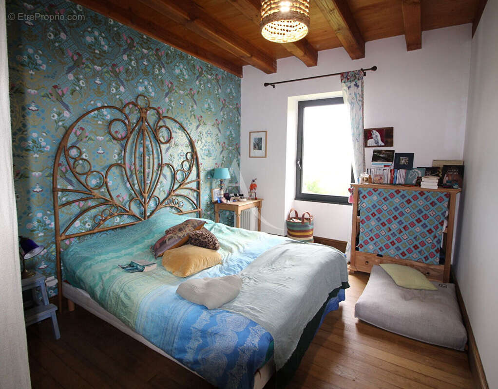 Maison à LES JUNIES