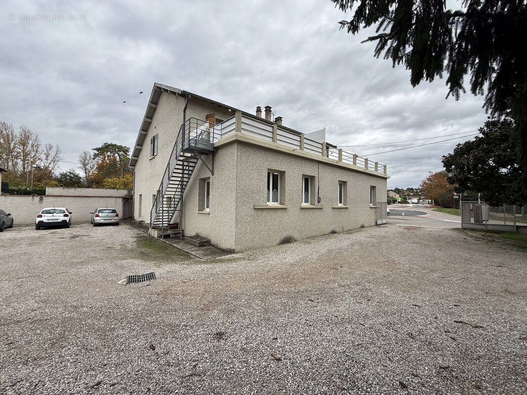 Commerce à SALAISE-SUR-SANNE