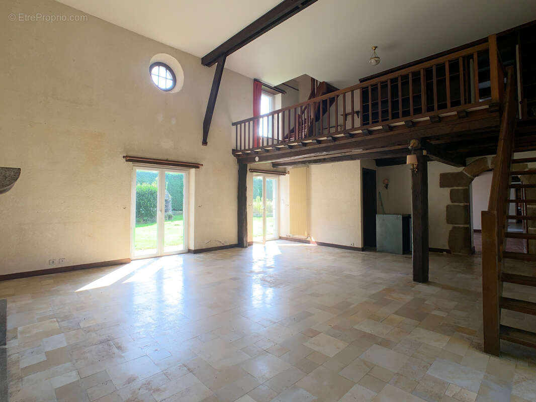 Maison à SAINT-SAUVEUR-LA-POMMERAYE