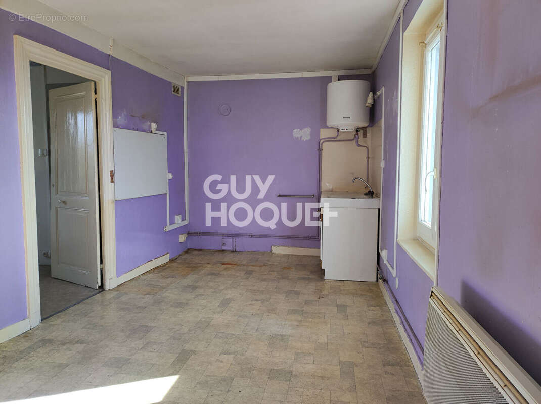 Maison à SAINTE-AGATHE-LA-BOUTERESSE