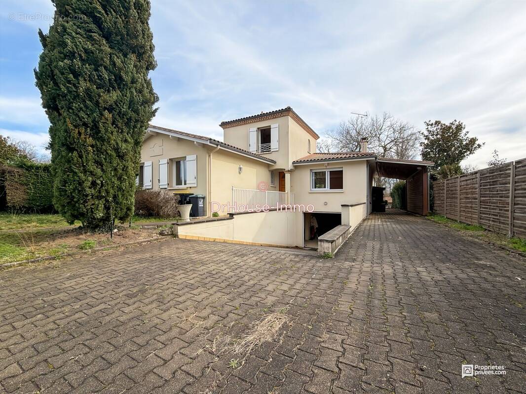 Maison à LEOGNAN