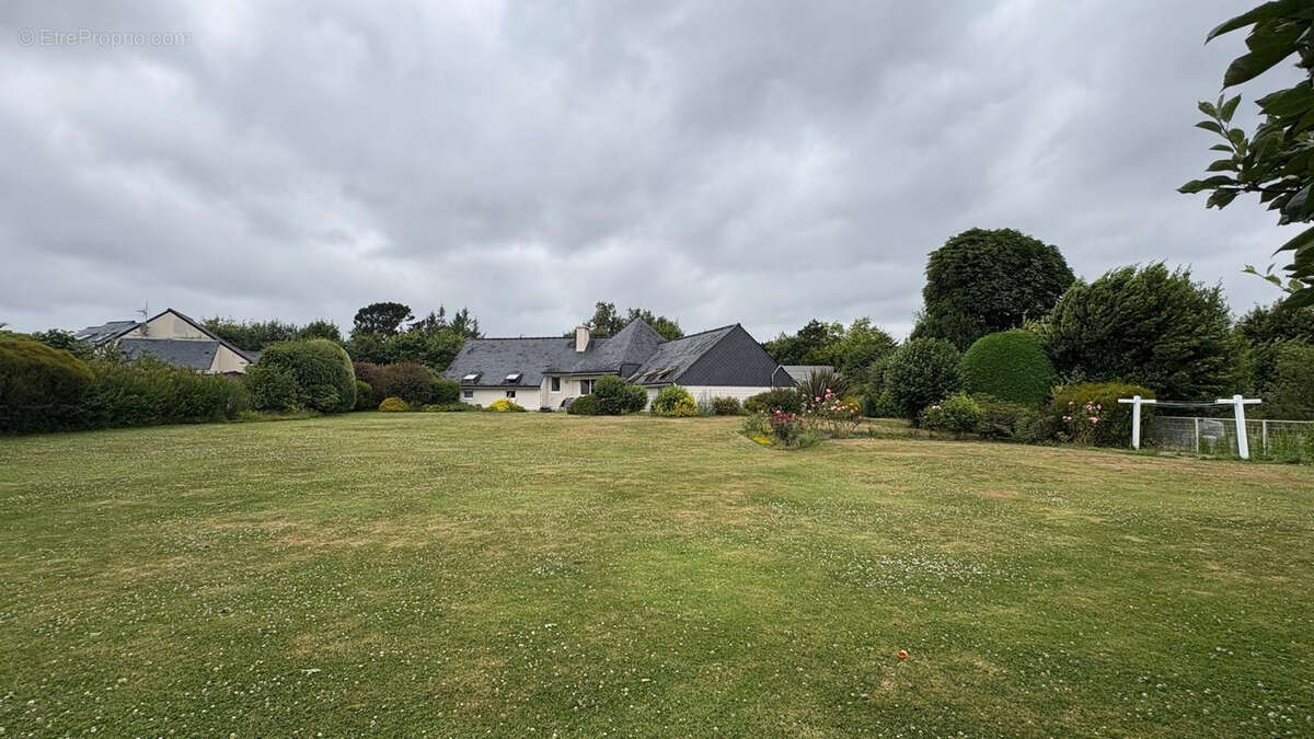 Maison à LAMPAUL-GUIMILIAU