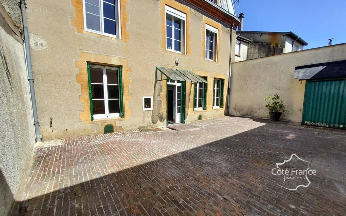 Maison à MONTHERME