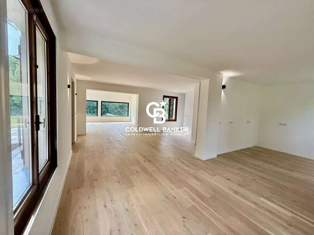 Maison à PREVESSIN-MOENS