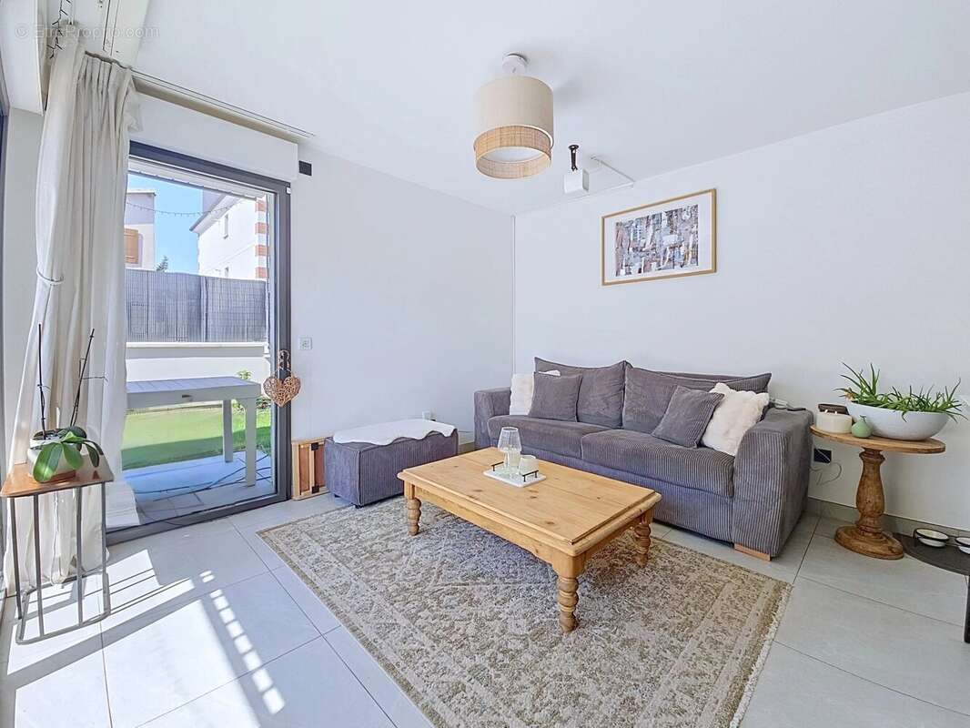 Appartement F3 avec jardin de 113 m² – À 5 minutes du RER A - photo 2