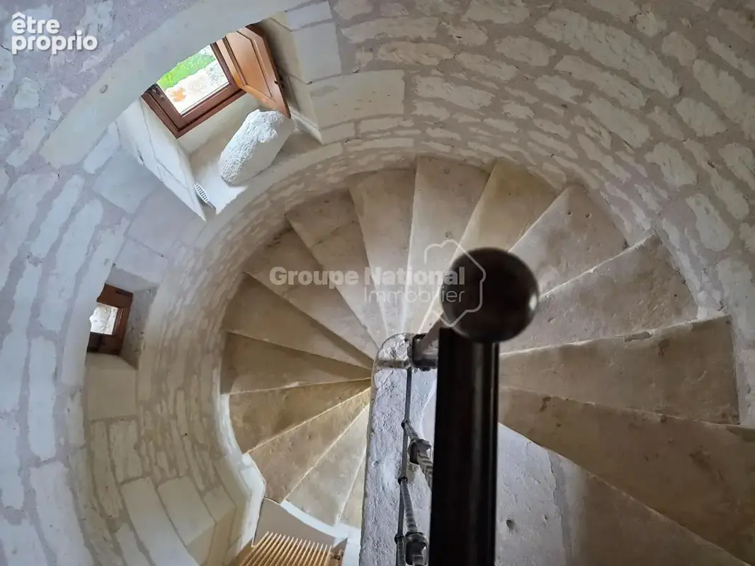 Maison de caractère XVème rénovée; 192 m² ; 5 ch;  Terrain 2 566 m² sans vis-à-vis - photo 3