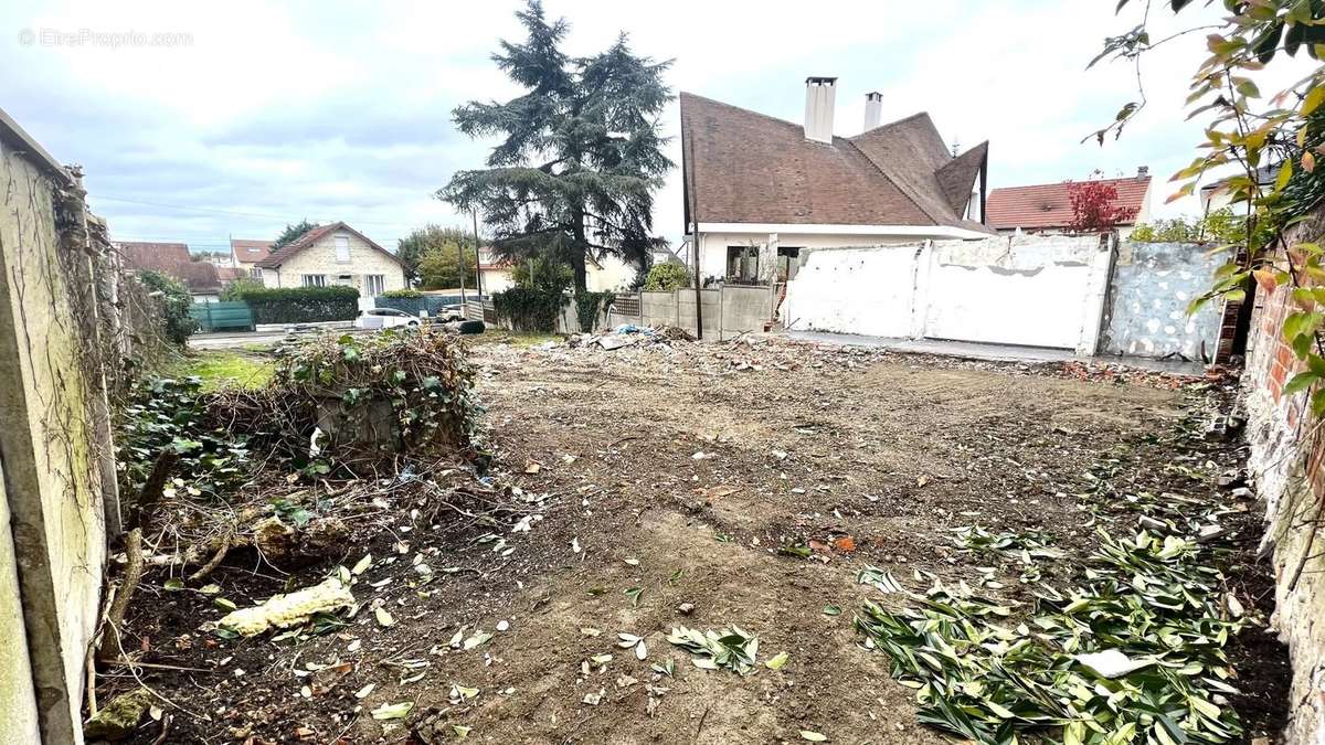 Terrain à VILLIERS-SUR-MARNE
