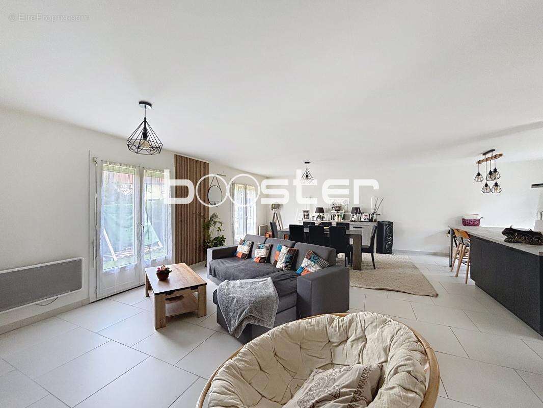 Maison à SAINT-YRIEIX-LA-PERCHE