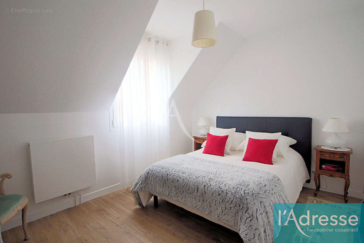 Maison à VIRY-CHATILLON