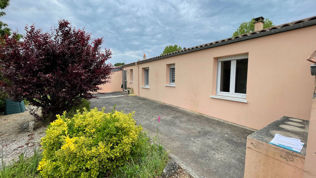 Maison à SAINT-AGNANT