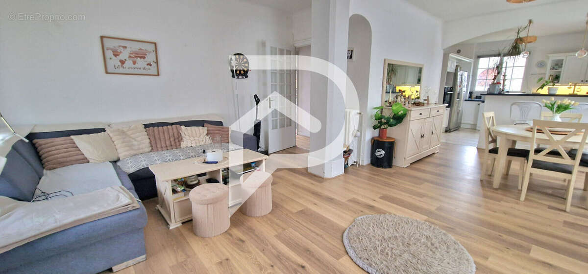 Maison à COULOUNIEIX-CHAMIERS