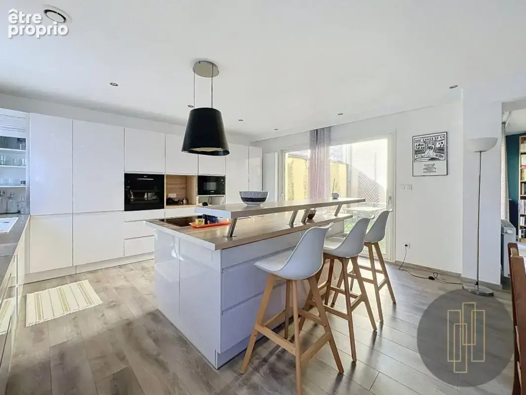 Exclusivité - Maison de ville avec pation - T4 110,64 m² avec patio de 16 m², trois chambres et garage - photo 4
